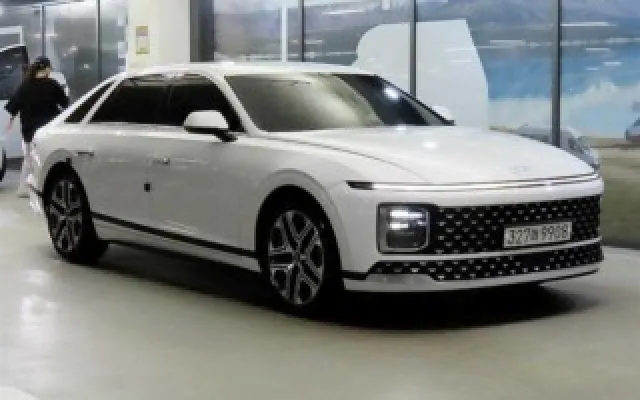 수원중고차실매물 그랜저 (GN7) 가솔린 2.5 2WD 매물 사진 9 - 2023/07 69,738km