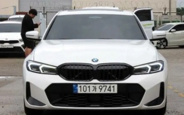 수원중고차실매물 3시리즈 (G20) 320i M 스포츠 매물 사진 10 - 2023/01 53,639km